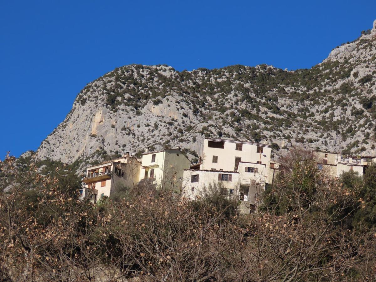 Hotel Auberge De Calendal à Aiglun  Extérieur photo