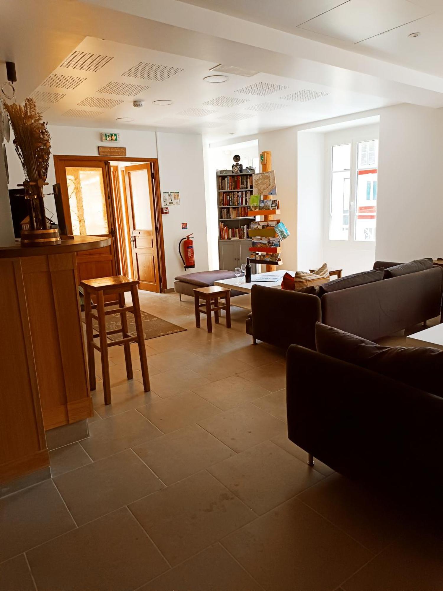 Hotel Auberge De Calendal à Aiglun  Extérieur photo