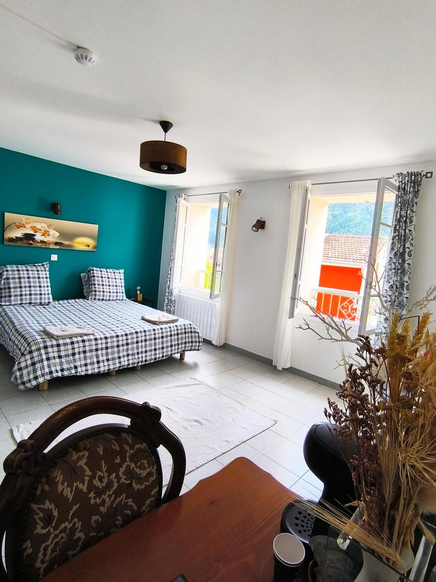 Hotel Auberge De Calendal à Aiglun  Extérieur photo